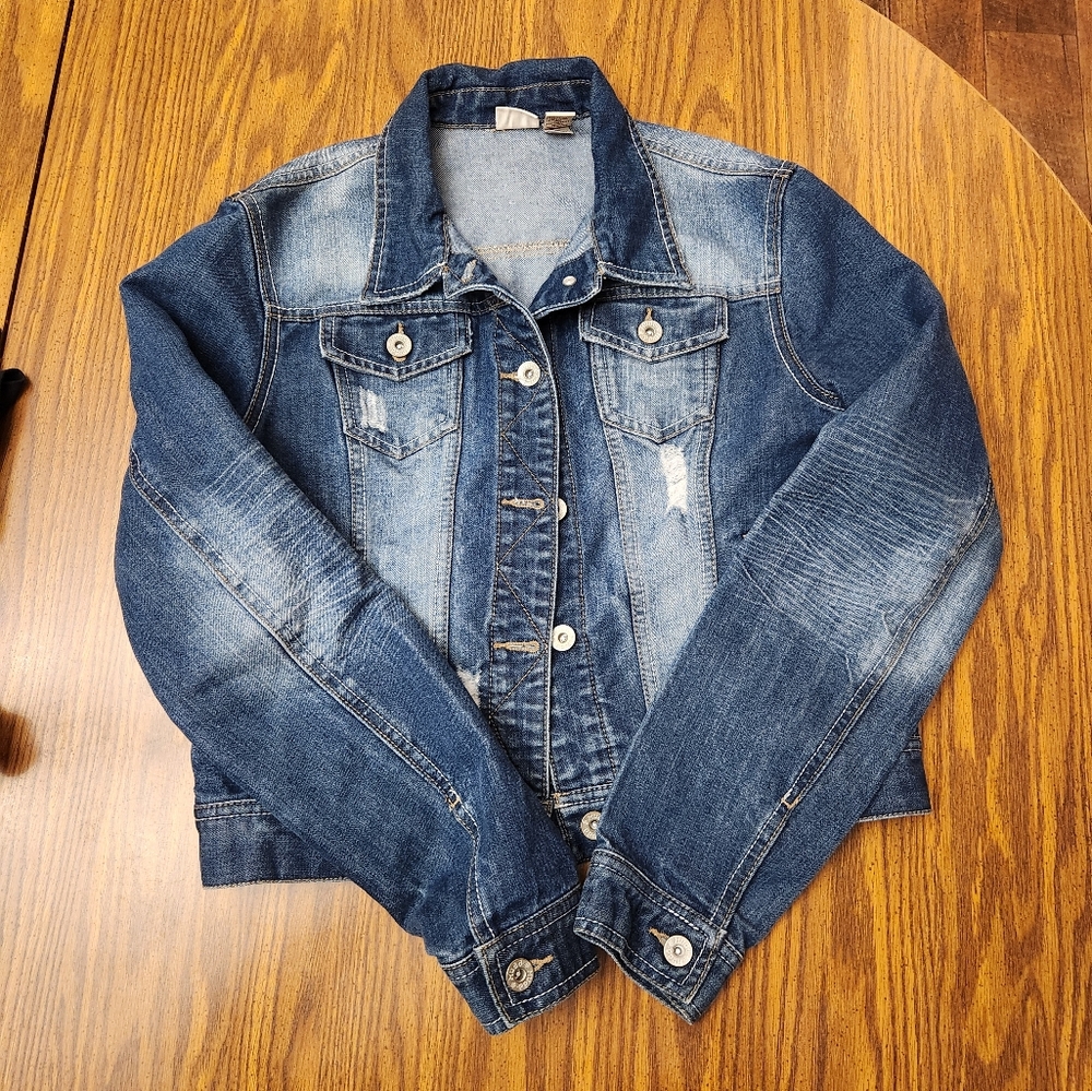 Mudd Denim Jacket. Get Your 90s Y2K Vibe On. Dark Denim Blend Distressing. New